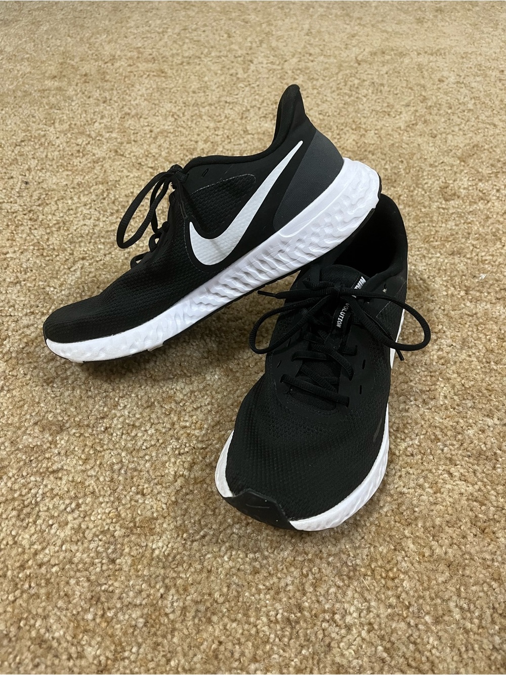 Nike Women’s Revolution Black White & Gray Sneakers Size 11